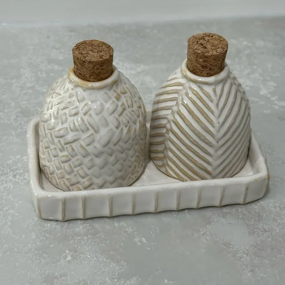 Ceramic Salt and Pepper Shakers with Tray - Picture 2 of 3